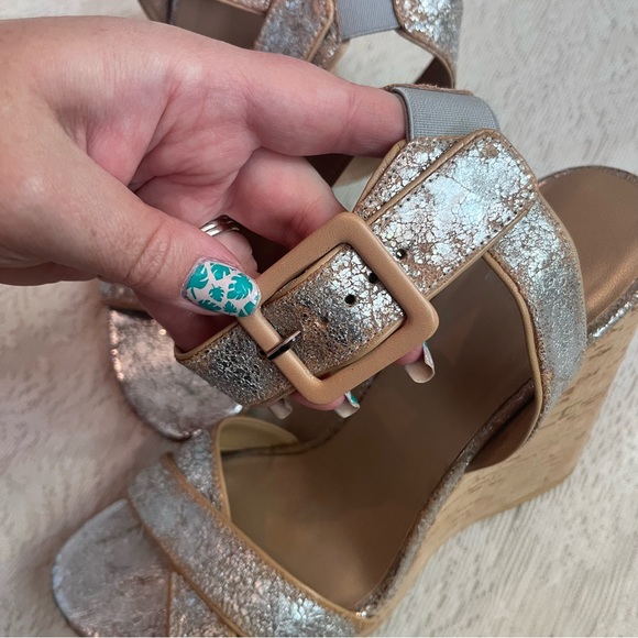 Stuart Weitzman Annex Penny cracked metallic ankle wedges - Picture 6 of 11